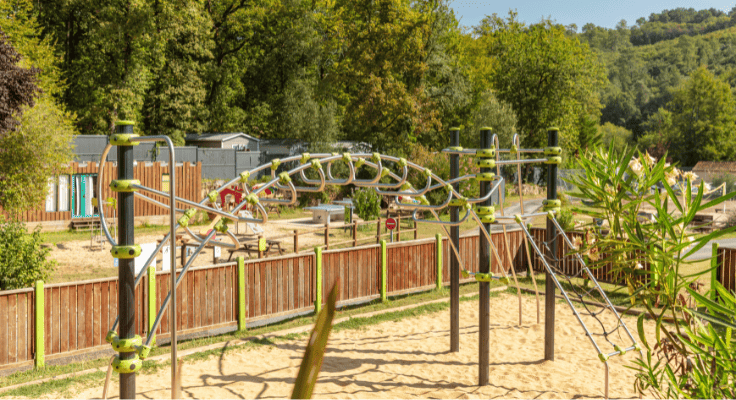 Camping Val d'Ussel jeux enfants
